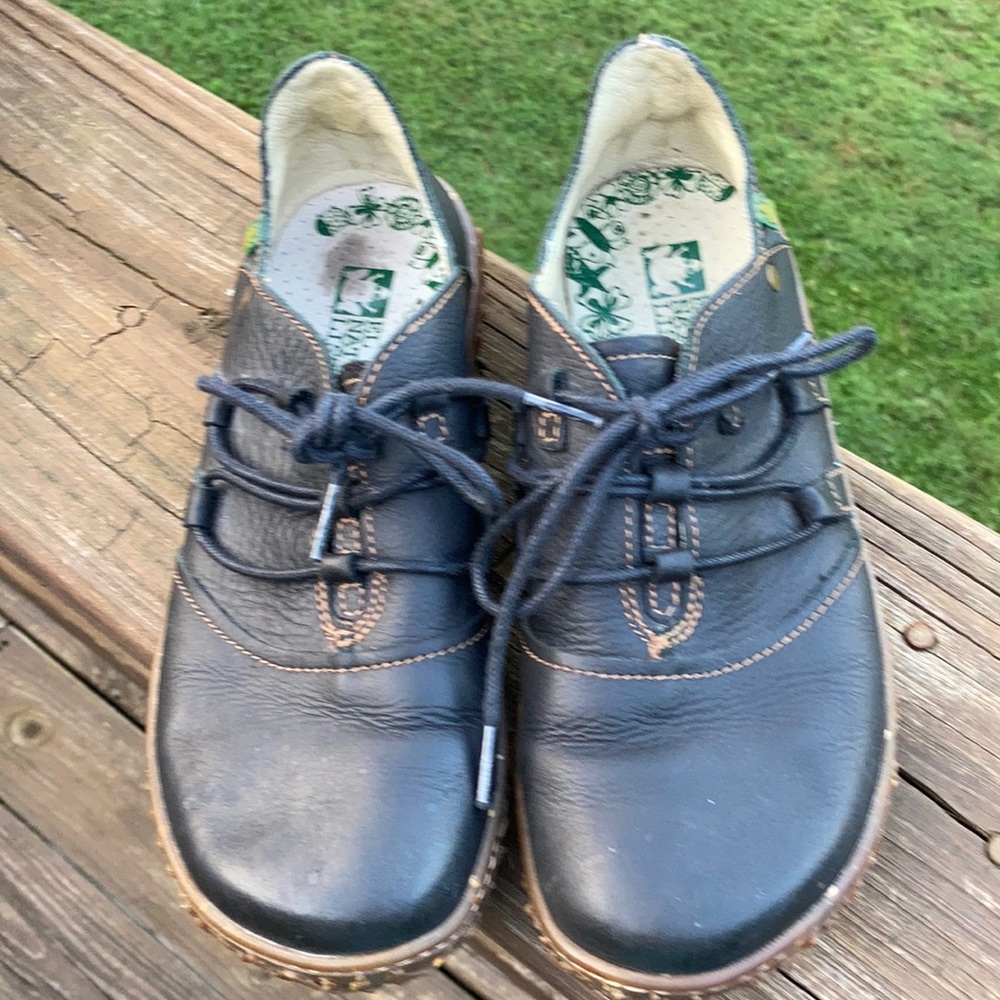 El Natura Lista Shoes in Black